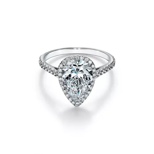 Pear-shaped Halo Engagement Ring with a Diamond gold Band