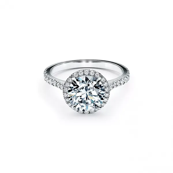 Round Brilliant Engagement Ring in gold